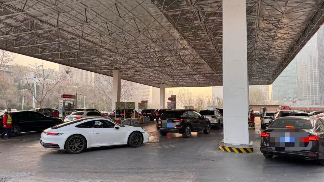 山东最新油价公布：7月3日24时调整，按照目前的预期，汽柴油价格预计下调幅度在0.78元左右【山东商报·山海新闻】_新浪财经_新浪网